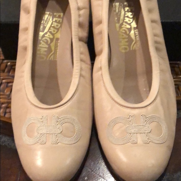 Salvatore Ferragamo authentic slip on shoes. Rare - Picture 4 of 5